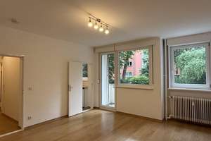 Direkt am Landwehrkanal - Bezugsfreie helle 1 Zimmerwohnung mit Balkon (ohne Provision) – Johanniterstraße 32, 10961 Kreuzberg, Berlin – Vorschaubild 1