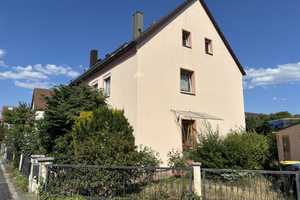 Doppelhaushälfte mit Garten in ruhiger Wohngegend in Nürnberg Thon