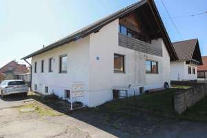 Preis-Leistungs-Highlight: Haus mit kleinem Garten & Terrasse zum Wohnungspreis – Die vollständige Adresse der Immobilie erhältst du vom Anbieter., 86669 Königsmoos – Vorschaubild 1