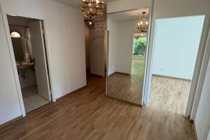 KHALIL WAKED IMMOBILIEN! Top Lage in München- 3 Zimmer Erdgeschoss Wohnung mit Terrasse. – Stolzingstraße 4, 81927 Englschalking, München – Vorschaubild 2