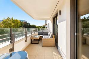 Luxuriöse Eigentumswohnung mit Designküche, Balkon und Stellplatz in Köln-Rodenkirchen – Die vollständige Adresse der Immobilie erhältst du vom Anbieter., 50996 Rodenkirchen (Ortsteil), Köln – Vorschaubild 4