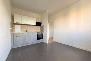 * SCHÖNE * 3 Zimmerwohnung mit  EBK & BALKON * – 39130 Neu Olvenstedt, Magdeburg – Vorschaubild 2