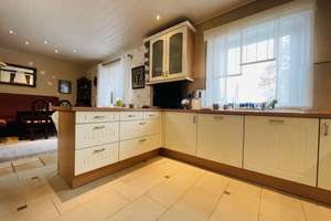 Einfamilienhaus mit Einliegerwohnung - 8,5 Zimmer, 240m², Garten, neuer Terrasse, Balkon und EBK – Die vollständige Adresse der Immobilie erhältst du vom Anbieter., 38259 Beinum, Salzgitter – Vorschaubild 11