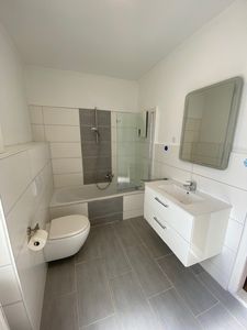 Renovierte 3-Zi.-Whg. 80qm Bad Byrmont Holzhausen, zentral