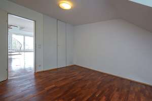 Großzügige Maisonette-Wohnung mit Galerie, Kamin und Balkon in Wittlaer – 40489 Wittlaer, Düsseldorf – Vorschaubild 6