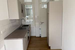 Exklusive Altbauwohnung: 5 Zimmer & 120 m² – urbanes Wohnen mitten in der Innenstadt – Langgasse 12, 65183 Mitte, Wiesbaden – Vorschaubild 4