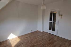 +++ Renovierte 2-Zimmer Dachgeschosswohnung +++