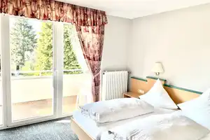 Hotel/ Appartementhaus/ Büro/ Praxis/ Altenpflege im Wesertal – Jahnweg 1a, 37688 Höxter (Kreis) – Vorschaubild 23