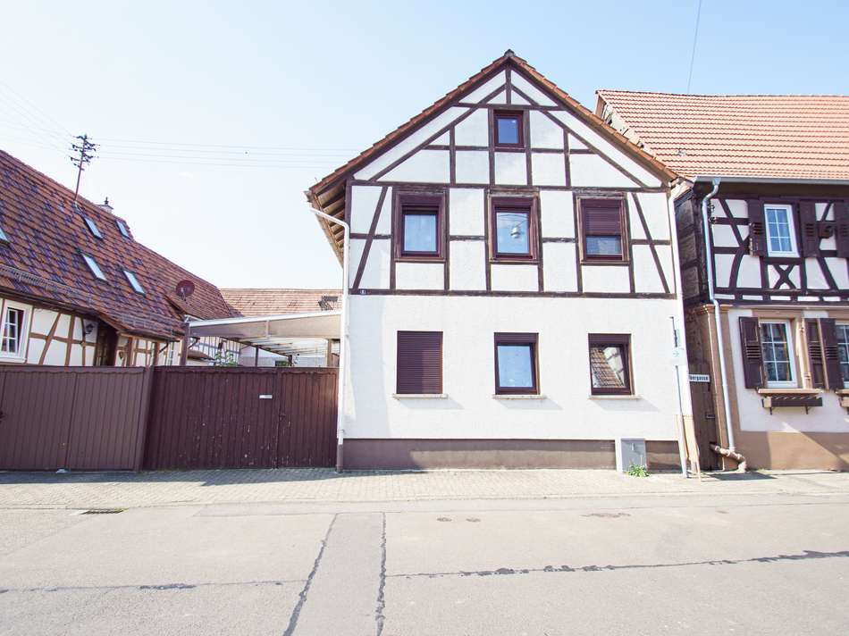 Hausansicht Straßenseite