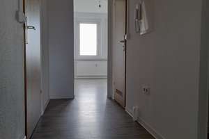 Lichtdurchflutete  3- Zimmerwohnung in Dresden Strehlen zu vermieten ! – Walter-Arnold-Straße 11, 1219 Strehlen, Dresden – Vorschaubild 3