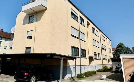 Gepflegte 3 Zimmer Wohnung in zentraler Lage mit einer Einzelgarage