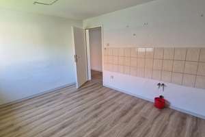 Großzügiges Wohnen mit viel Platz – 6 Zimmer, 2 Bäder in ruhiger Lage von Salzgitter-Bad – Erikastraße 53, 38259 Salzgitter-Bad, Salzgitter – Vorschaubild 3