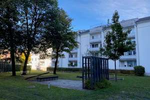 Schöne, helle 3-Zimmer DG-Wohnung , für eine WG geeignet – Amberger Str. 14, 81679 Altbogenhausen, München – Vorschaubild 2