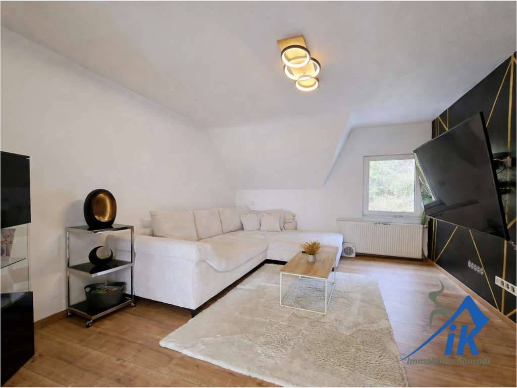 Immobilie in Nanzdietschweiler - IK | Nanzdietschweiler: Doppelhaushälfte mit herrlichem Naturblick und Rohbauwohnung im EG - Bild 1