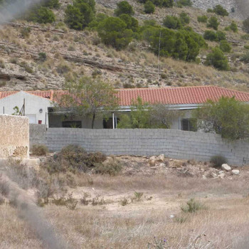 UNABHÄNGIGES HAUS IN LA CUEVA NEGRA FORTUNA MURCIA ILLEGAL BESETZT