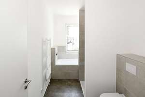 ** Exklusive und helle 3-Zimmer-Neubauwohnung mit Balkon zu vermieten! ** – Ferdinand-Happ-Straße 14c, 60314 Ostend, Frankfurt am Main – Vorschaubild 7