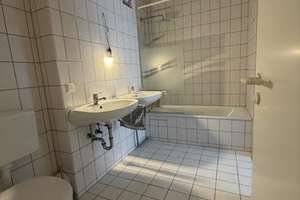 Modernes Familien-Reihenhaus in ruhiger Lage von Regensburg-Burgweinting – 93055 Burgweinting-Harting, Regensburg – Vorschaubild 11