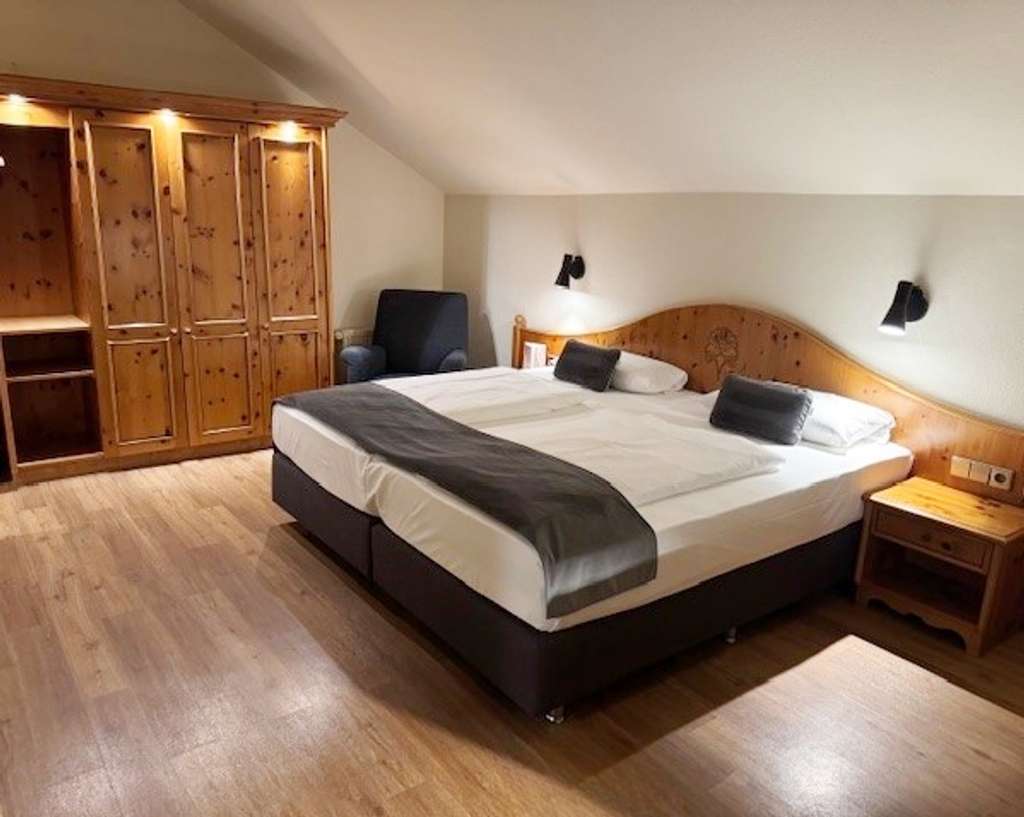 Immobilie in Oberstaufen - Renditestarkes, exklusives Hotelzimmer mit Balkon im beliebten Urlaubs- und Kurort Oberstaufen - Bild 0