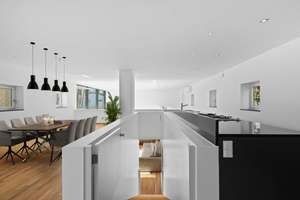 Exklusive Designervilla! Klare Linien, absolut ruhige Lage und große TG! – Die vollständige Adresse der Immobilie erhältst du vom Anbieter., 93049 Westenviertel, Regensburg – Vorschaubild 3