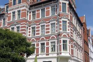 Modernisierte 4 Zi.-Maisonette-Wohnung mit Dachloggia und eigener Wärmepumpe in bevorzugter Wohnlage