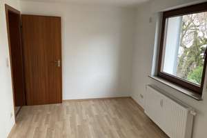 Gepflegte 3,5-Zimmer-Wohnung mit Balkon und EBK in Fellbach – Die vollständige Adresse der Immobilie erhältst du vom Anbieter., 70374 Fellbach – Vorschaubild 11