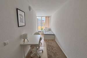 Helles Zimmer mit Balkon in neu-renovierter 7er WG – Otto-Hahn-Platz 1, 69126 Emmertsgrund, Heidelberg – Vorschaubild 1