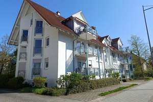 1 Zi-Whg. | im Grünen | Frisch renoviert | Balkon | Ideal für Singles | TG