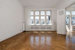 Klassiche 4 Zimmer - Altbauwohnung in KU DAMM Seitenstr. Stuck, Parkett, Lift und Sonnenbalkon – Die vollständige Adresse der Immobilie erhältst du vom Anbieter., 10629 Charlottenburg, Berlin – Vorschaubild 4