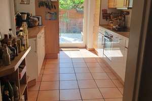 Terrassenwohnung in der begehrten Südvorstadt, nur wenige Schritte vom Zentrum entfernt. – 4275 Südvorstadt, Leipzig – Vorschaubild 2