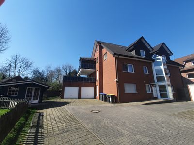 Ruhige und sonnige Wohnung in gepflegtem 6-Familienhaus mit Nähe zum Bahnhof