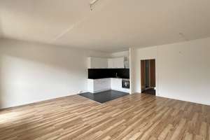 1. Etage: 3 Zimmer, Balkon, Top-Einbauküche *TV geschenkt* – Wolgograder Allee 62, 9123 Hutholz, Chemnitz – Vorschaubild 5