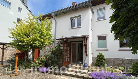 Bild von Gartentraum-2-Familien-Haus mit Nebengebäude und großem Grundstück in zentraler Lage