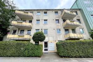 Bezugsfreie 2-Zimmer-Whg. mit EBK, DB, Balkon und 3 TG-Stellplätzen // RD-Landstraße, Kiel-Hassee – Rendsburger Landstr. 121, 24113 Hassee, Kiel – Vorschaubild 2