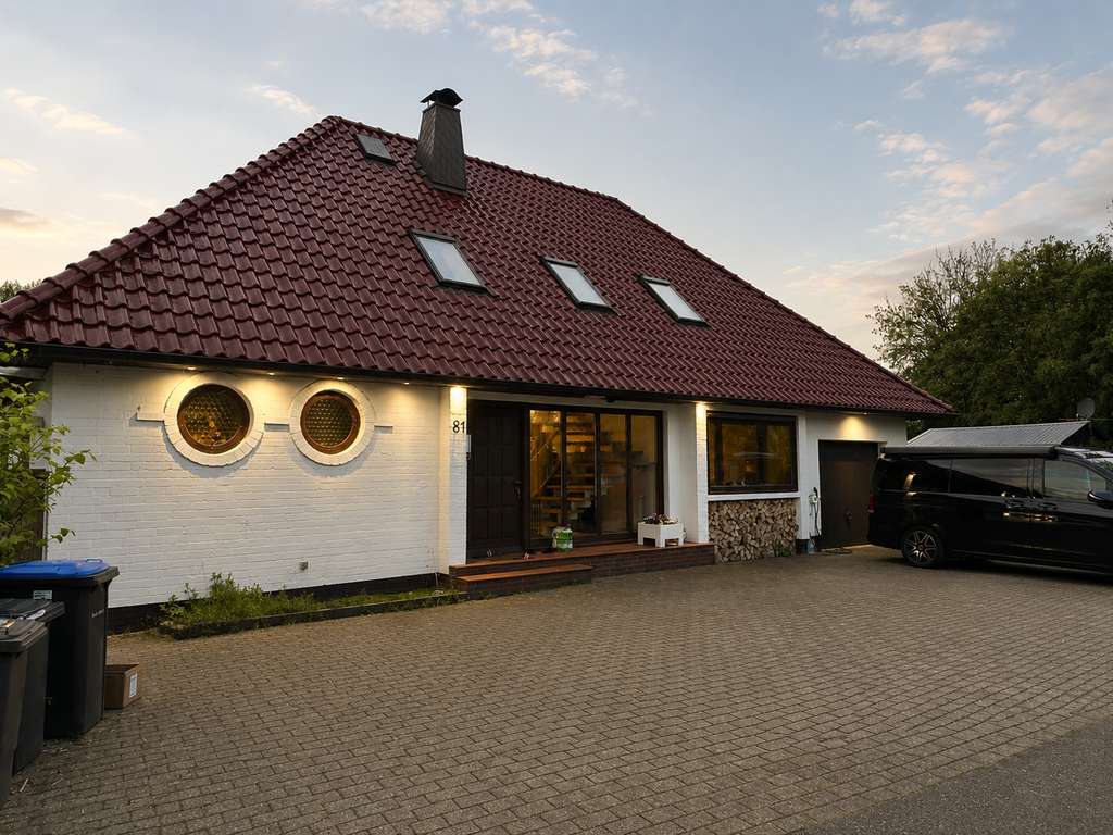 Immobilie in Blomesche Wildnis - Exklusives Einfamilienhaus mit Wasserzugang, mediterraner Terrasse und großem Traumgrundstück - Bild 1