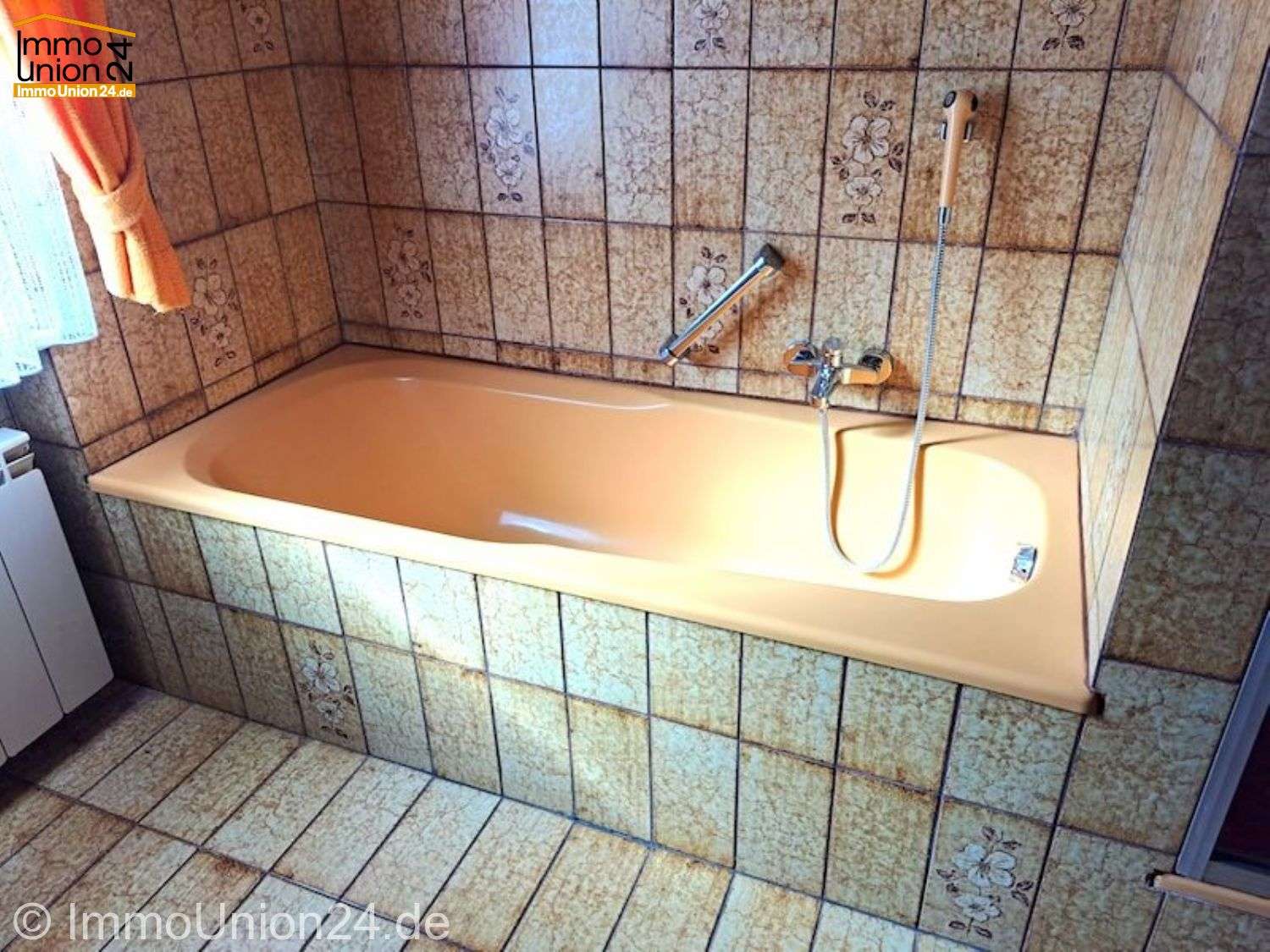 Immobilie in Spalt - TOP 220 qm Ein- Zweifamilienhaus mit Ausbaureserve im Dachgeschoss und 2 Garagen auf 1.320 qm Grund - Bild 10