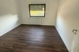 Modernisiertes Haus mit fünf Zimmern in Duisburg – Die vollständige Adresse der Immobilie erhältst du vom Anbieter., 47249 Wanheim-Angerhausen, Duisburg – Vorschaubild 8