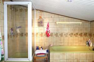 KIEL-HOLTENAU: Großzügige und freiwerdende 4,5-Zimmer-Wohnung über 2 Ebenen mit Loggia und Carport – Immelmannstraße 13, 24159 Holtenau, Kiel – Vorschaubild 28