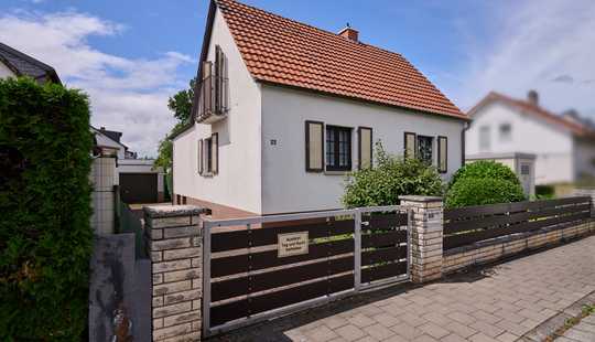 Bild von Renovierungsbedürftiges EFH in gepflegter Wohngegend von Neu-Isenburg