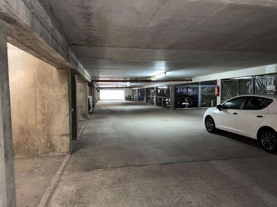 Tiefgarage (1)