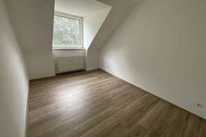 Helle und gemütliche 3 Zimmer-Dachgeschosswohnung in ruhiger Lage von Gelsenkirchen – Die vollständige Adresse der Immobilie erhältst du vom Anbieter., 45899 Beckhausen, Gelsenkirchen – Vorschaubild 7