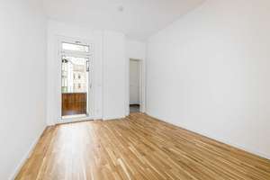 Renovierte 3-Zimmer-Altbauwohnung mit Südbalkon