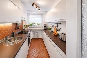 In absoluter Ruhe Wohnen: 4-Zimmer-Wohnung mit 2 Loggien und TG-Stellplatz! – Die vollständige Adresse der Immobilie erhältst du vom Anbieter., 22045 Jenfeld, Hamburg – Vorschaubild 5