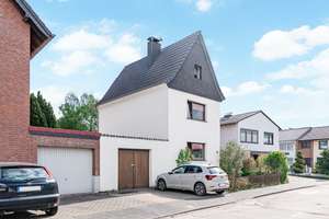 Wohnen mit Charakter: Freistehendes Einfamilienhaus in Jülich-Kirchberg!