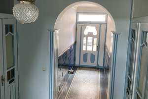 Sofortbezug! Helle 5-Zimmer-Altbauwohnung m. Balkon über den Dächern von Kiel zu kaufen. – Die vollständige Adresse der Immobilie erhältst du vom Anbieter., 24114 Südfriedhof, Kiel – Vorschaubild 2