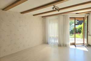 2300 € - 104 m² - 3.0 Zi.