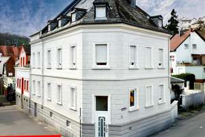 Ein Haus mit Seele – Stilvolles 2-Familienhaus unter Ensembleschutz in Wiesbaden-Dotzheim – Die vollständige Adresse der Immobilie erhältst du vom Anbieter., 65199 Dotzheim, Wiesbaden – Vorschaubild 1