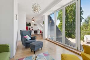 Wohnhighlight nahe Treptower Park – Dachgeschosswohnung mit sonniger Dachterrasse – Die vollständige Adresse der Immobilie erhältst du vom Anbieter., 12435 Plänterwald, Berlin – Vorschaubild 2