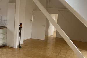 Lebendig wohnen in Pempelfort: 2,5-Zimmer-Dachgeschosswohnung – Liebigstraße 18, 40479 Pempelfort, Düsseldorf – Vorschaubild 3