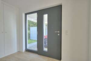 LICHTDURCHFLUTETE MODERNE DOPPELHAUSHÄLFTE MIT 5,5 ZI., SONNENTERRASSE UND CARPORT (KFW 55) – Die vollständige Adresse der Immobilie erhältst du vom Anbieter., 74232 Abstatt – Vorschaubild 6