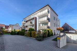 Attraktive 2,5-Zimmer-Wohnung mit großzügigem Wohnbereich und Südbalkon